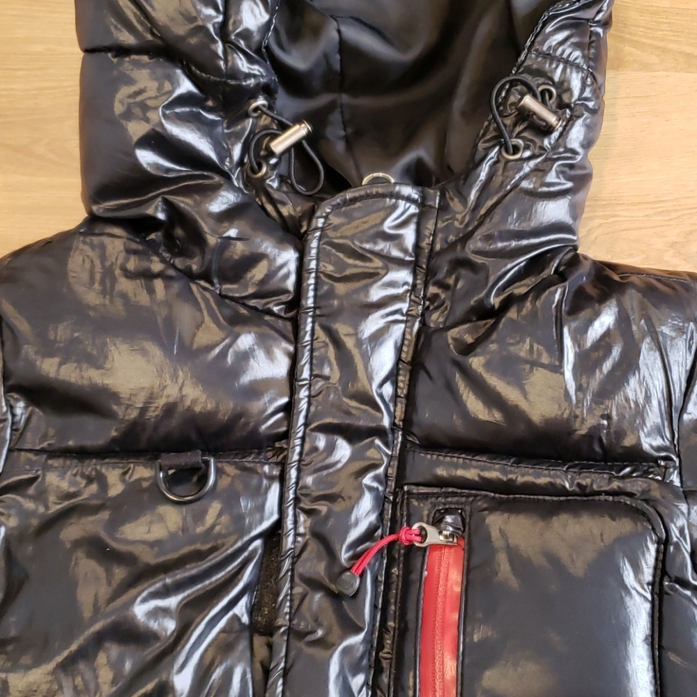 Shiny puffer jacket! - Picture 4 of 13